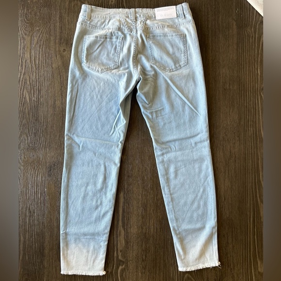 CLOSED Size 28 Light Blue Raw Hem High Rise Baker Jeans! - Picture 6 of 7